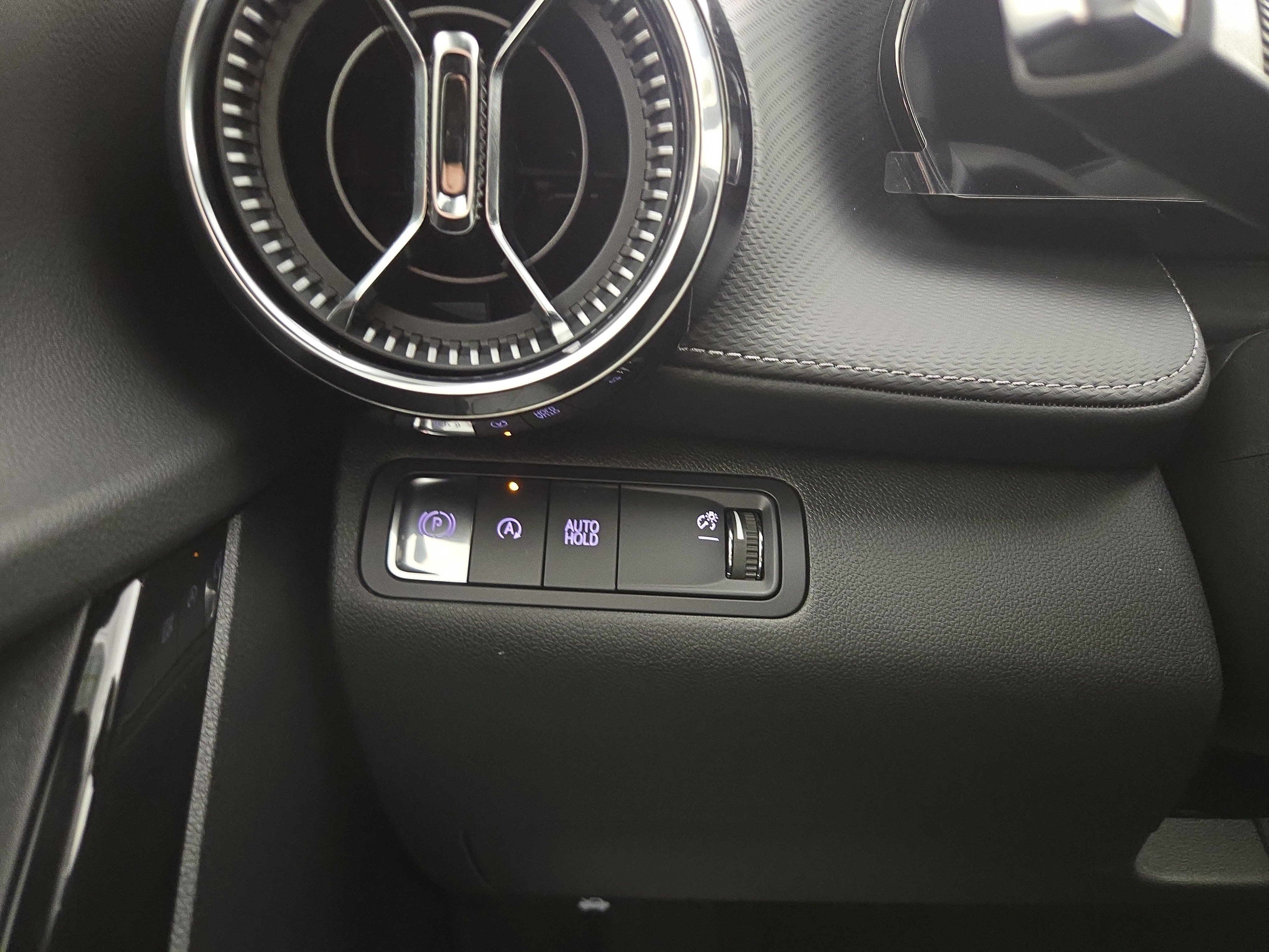 Used 2025 Chevrolet Equinox LT w/ Convenience Package II image 29