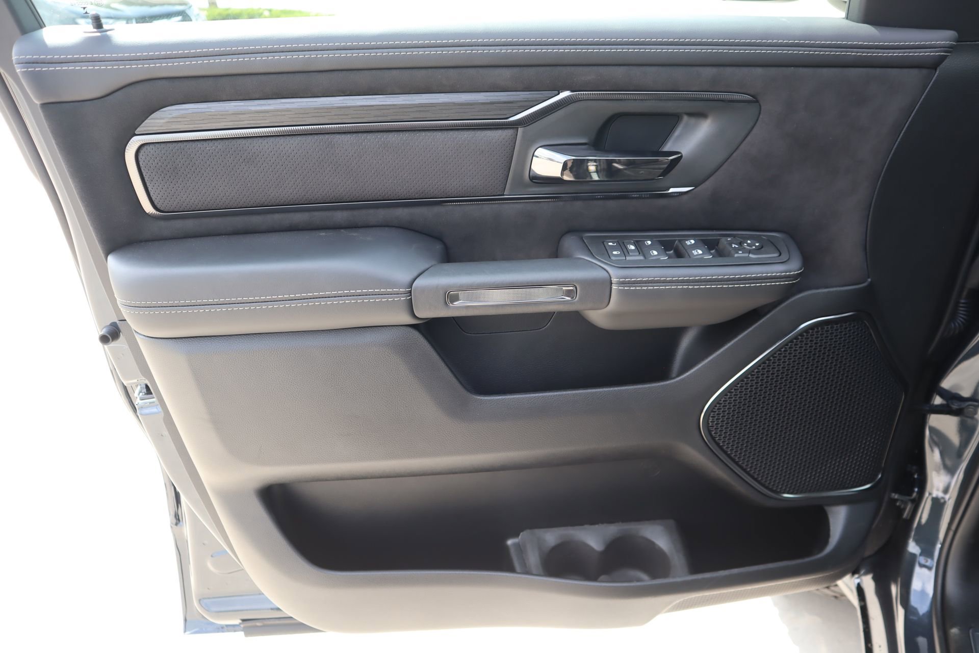 New 2026 RAM 1500 RHO image 17