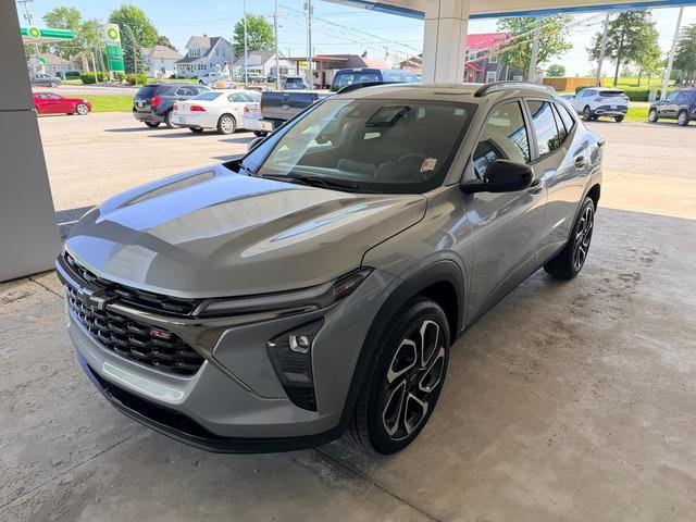 New 2026 Chevrolet Trax RS w/ Driver Confidence Package FWD image 2