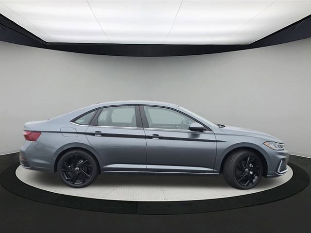 New 2026 Volkswagen Jetta SE image 8