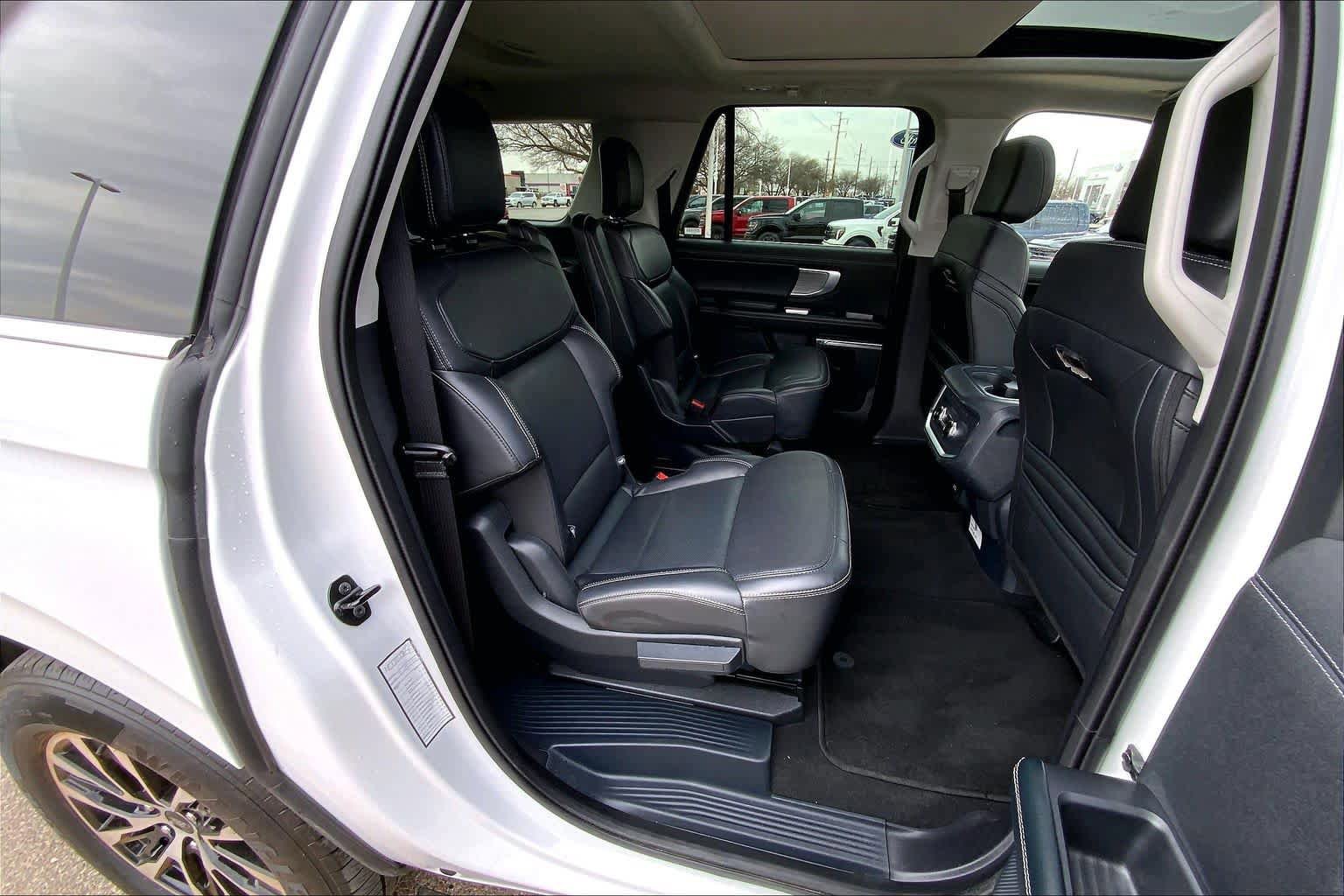 Used 2025 Ford Expedition Max Platinum AWD/4WD image 38