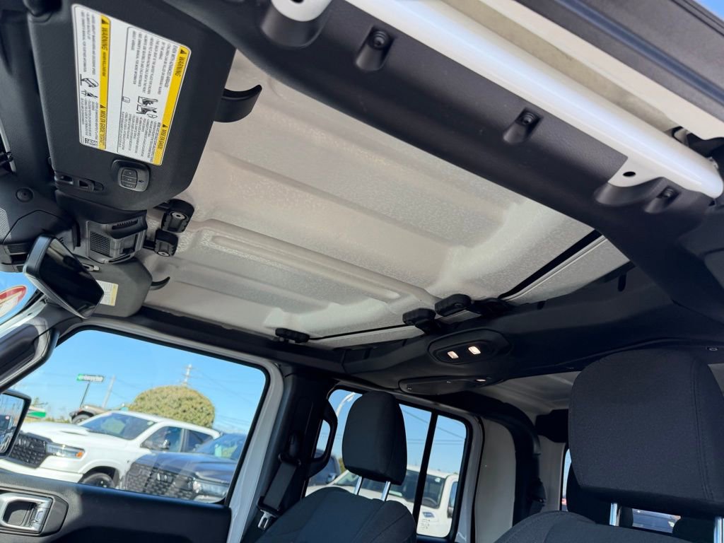 Used 2024 Jeep Gladiator Sport image 27