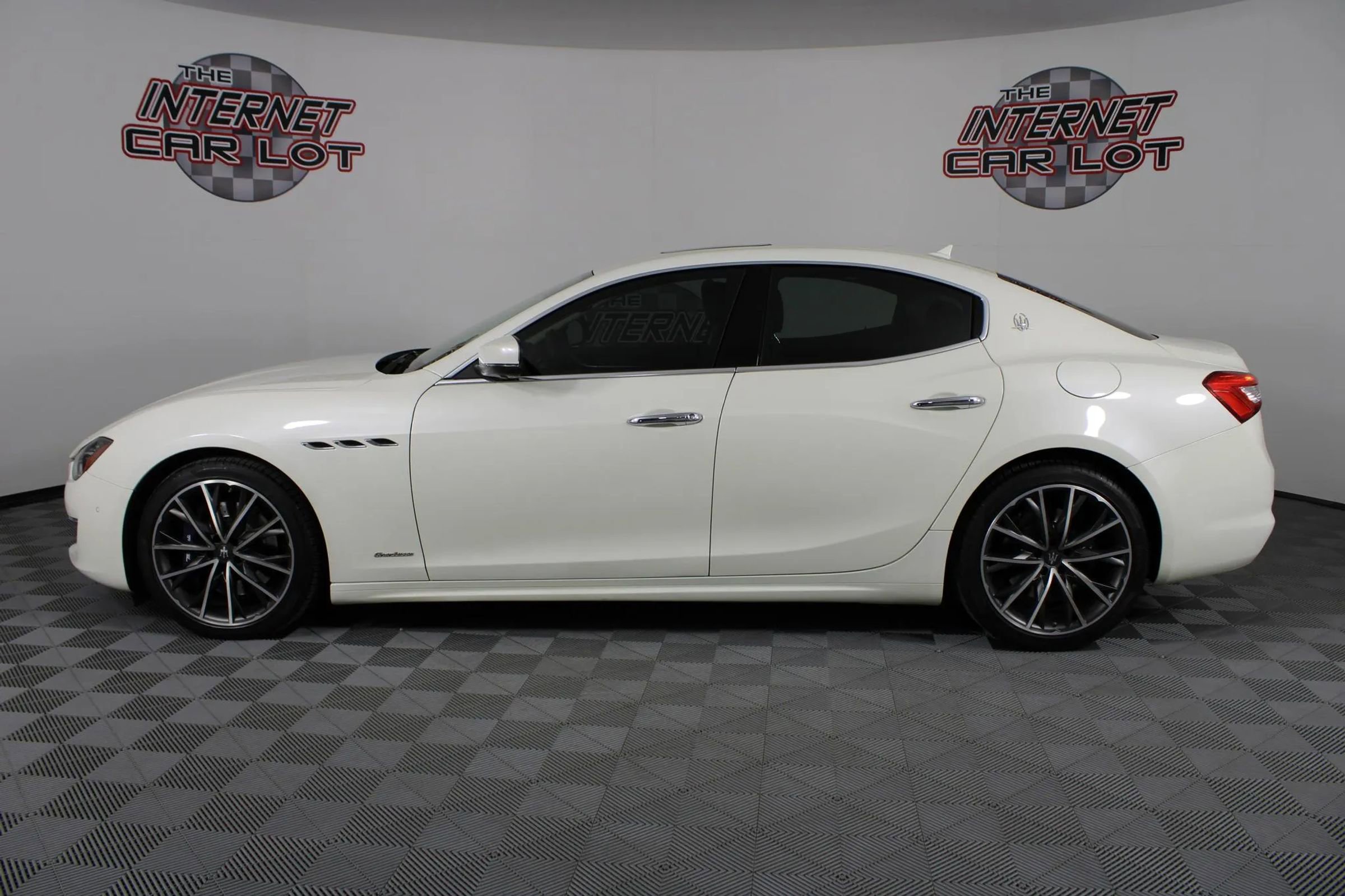 Used 2019 Maserati Ghibli S GranLusso AWD/4WD image 4