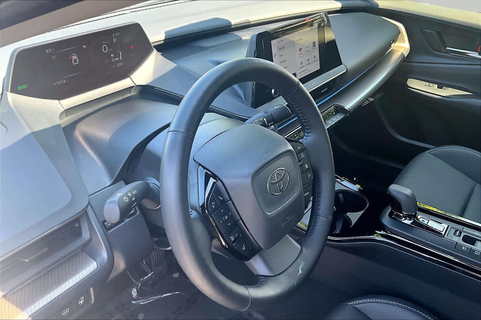 Used 2024 Toyota Prius XLE FWD image 17
