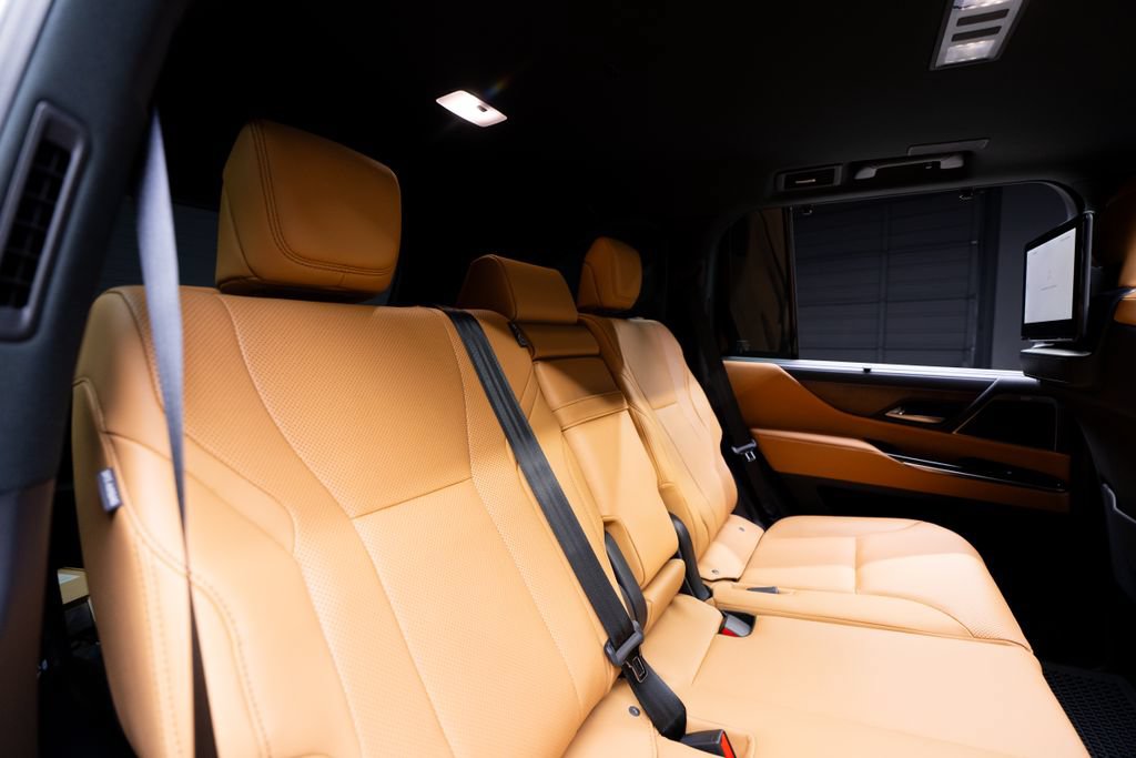 Used 2025 Lexus LX 600 4WD w/ Appearance Package image 51
