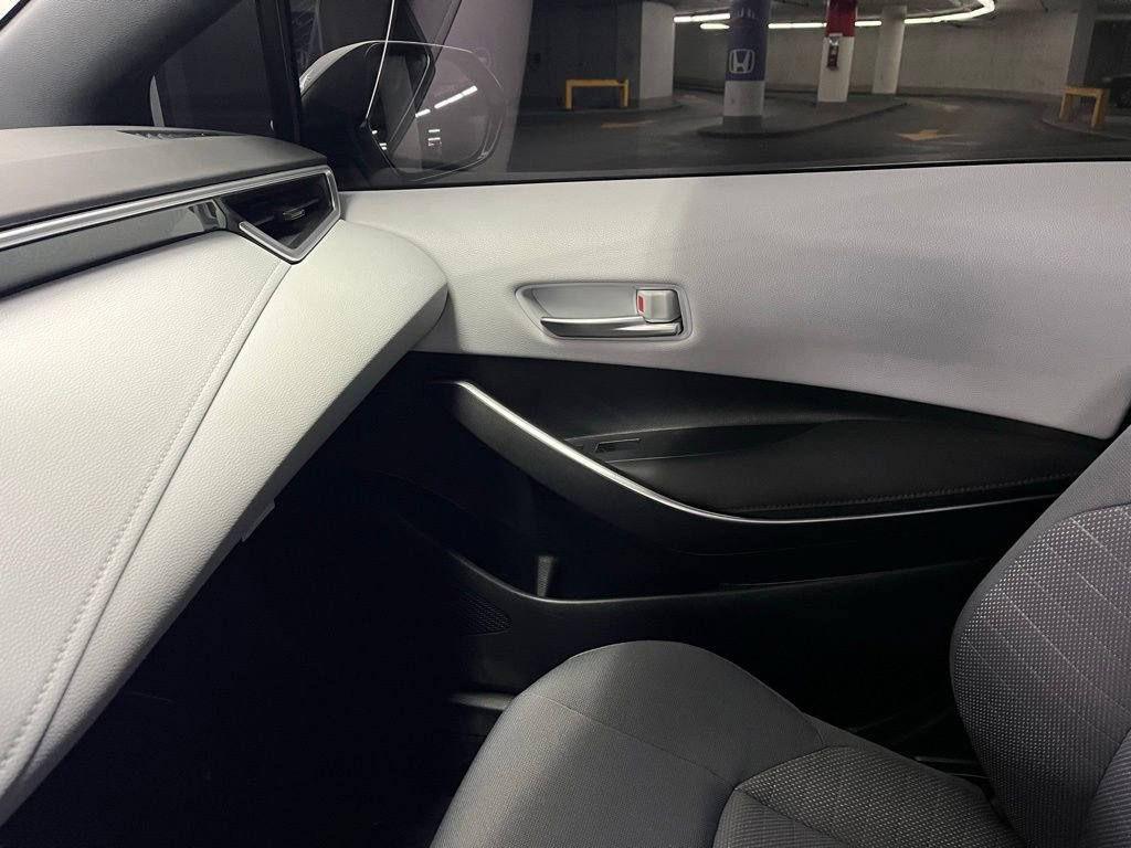 Used 2023 Toyota Corolla SE image 29
