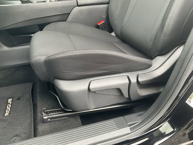 Used 2023 Nissan Rogue S image 26