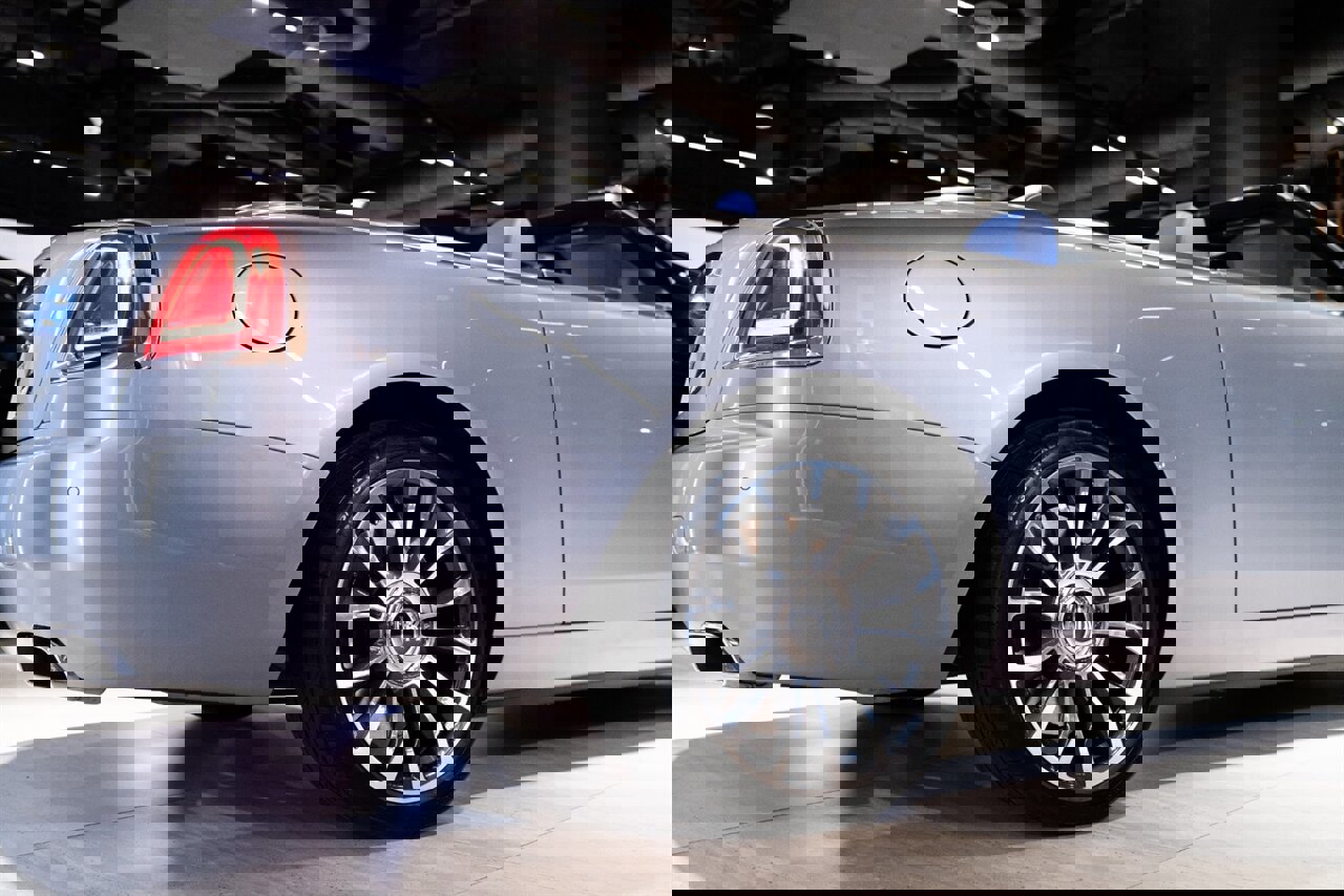 Used 2018 Rolls-Royce Dawn image 36