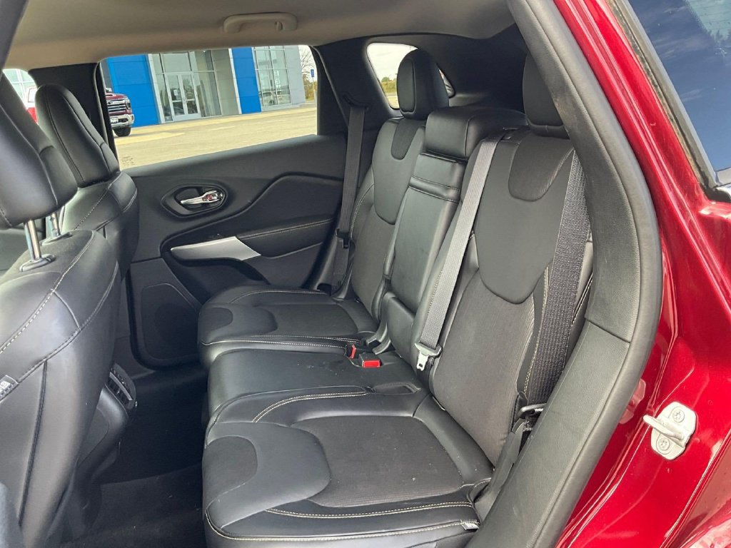 Used 2018 Jeep Cherokee Latitude Plus FWD image 22