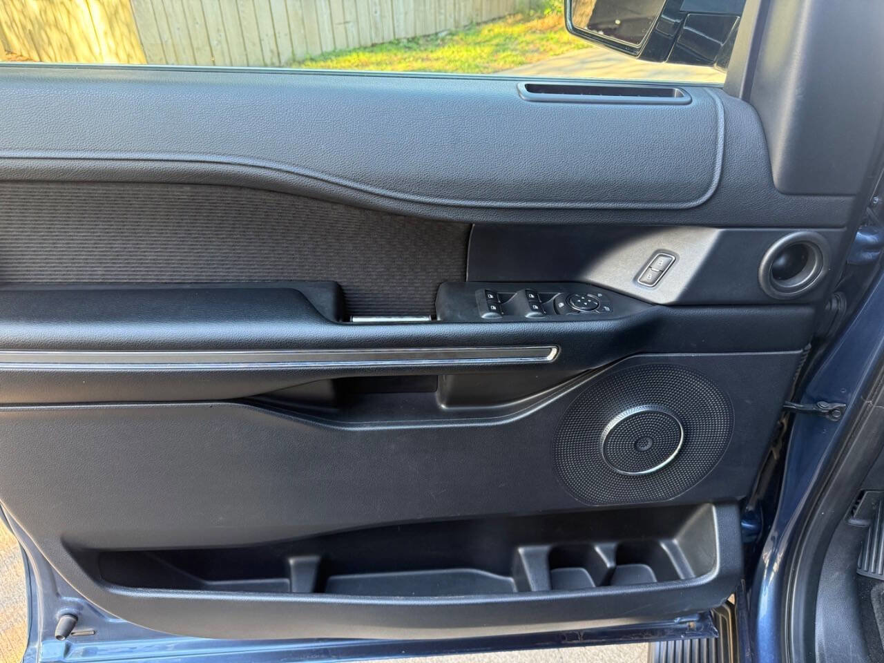 Used 2019 Ford Expedition Max XLT AWD/4WD image 19