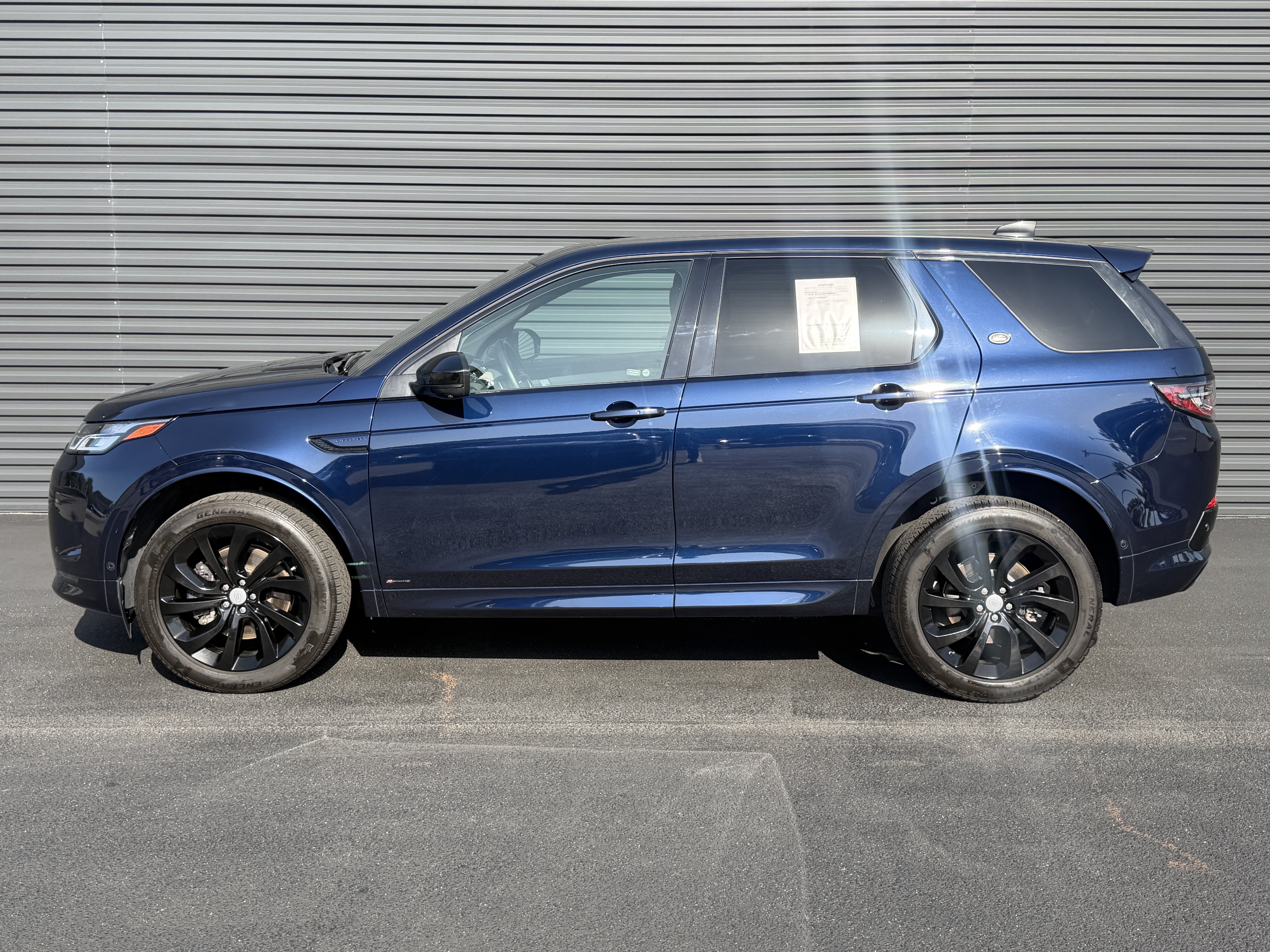 Used 2021 Land Rover Discovery Sport S R-Dynamic AWD/4WD image 2