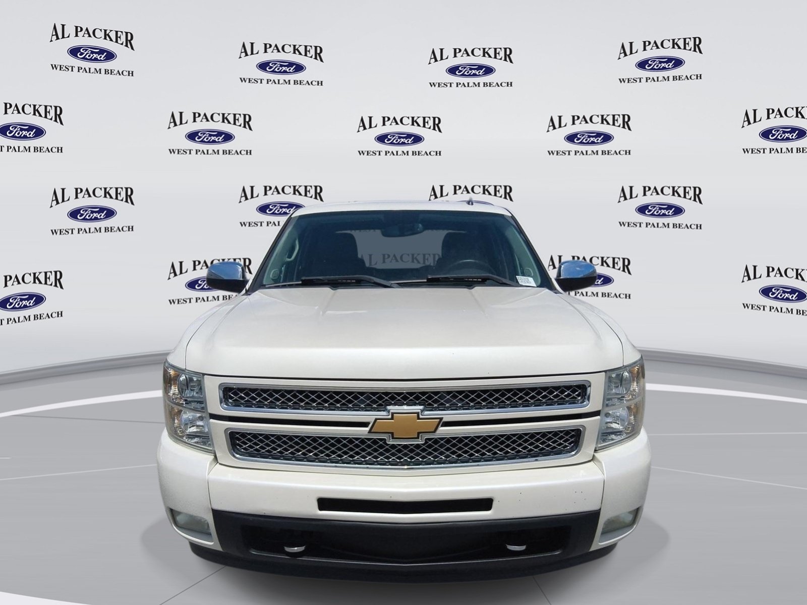 Used 2013 Chevrolet Silverado 1500 LTZ w/ LTZ White Diamond Edition RWD image 8