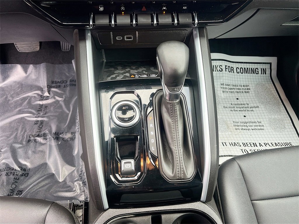 Used 2024 Chevrolet Colorado LT w/ LT Convenience Package III image 17