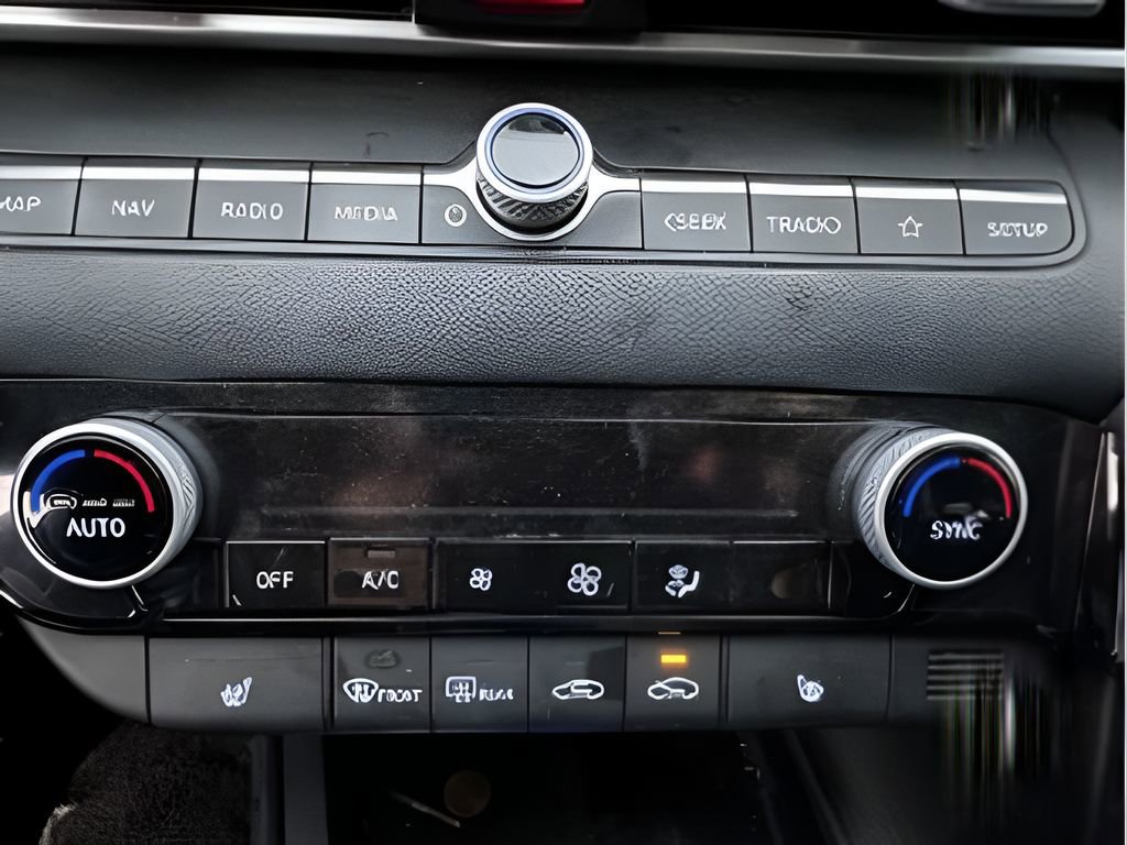 Used 2023 Hyundai Elantra SEL w/ Convenience Package image 21