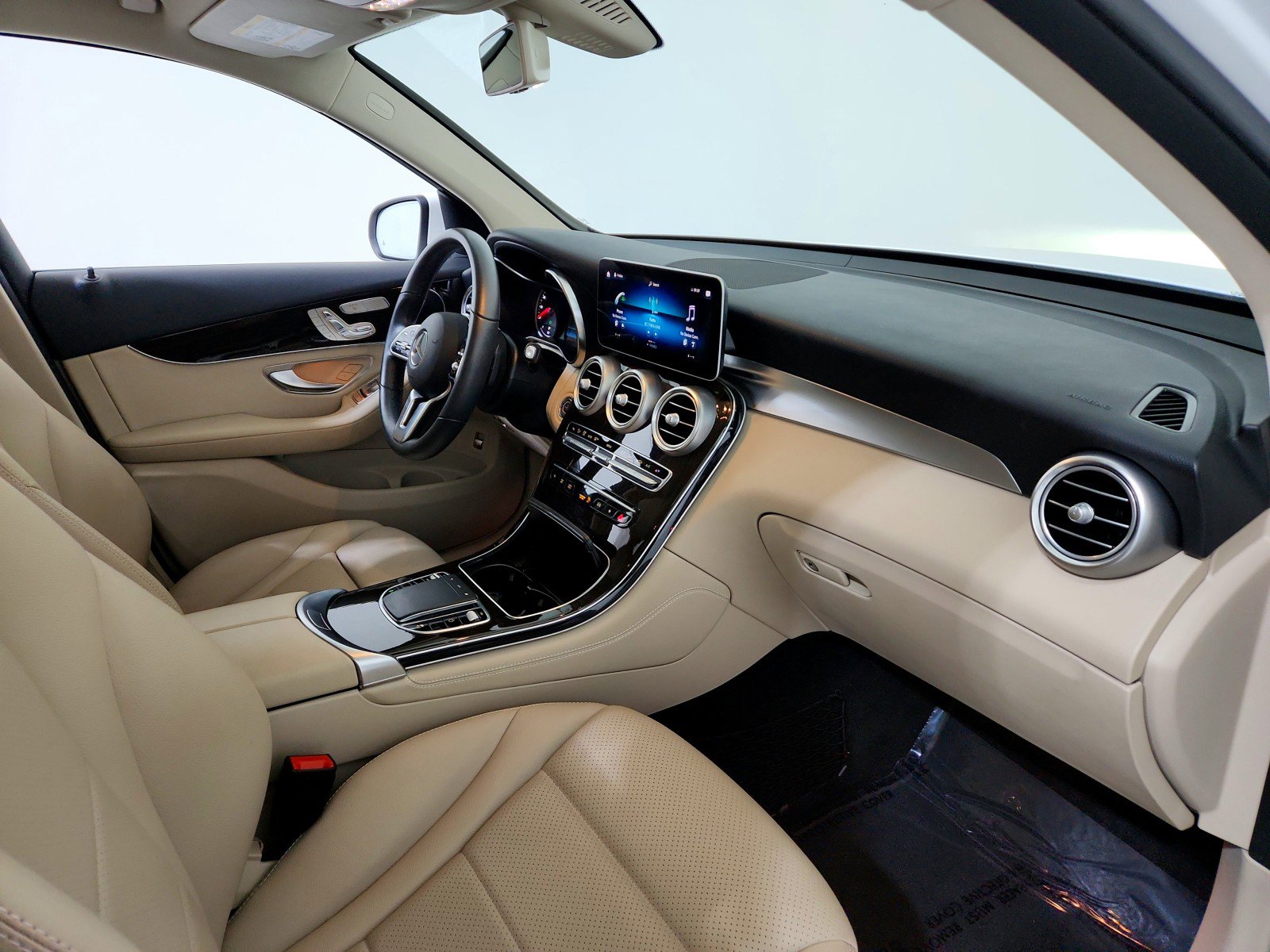 Certified 2020 Mercedes-Benz GLC 300 4MATIC image 23