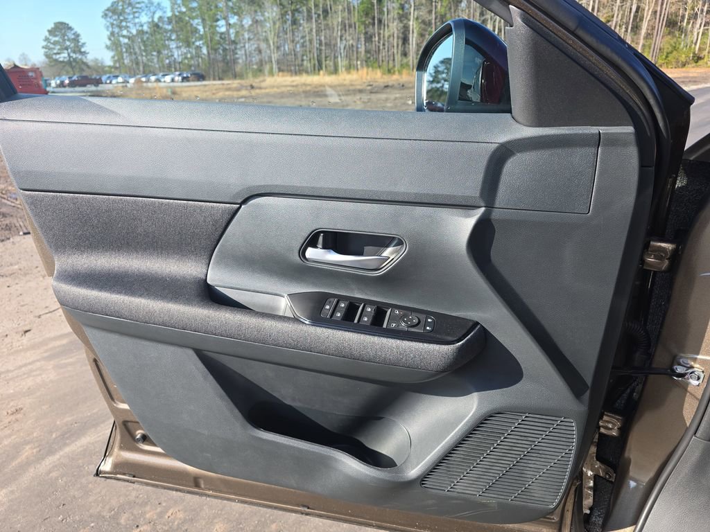 New 2026 Nissan Kicks SV w/ SV Premium Package image 29