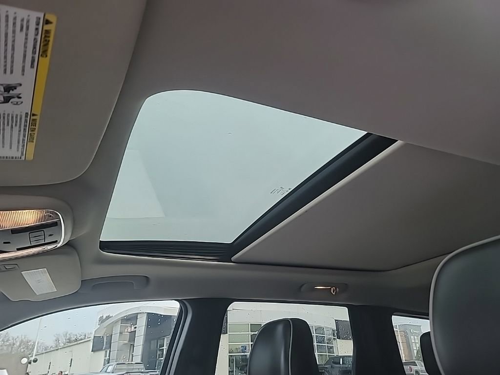 Used 2011 Jeep Grand Cherokee Overland image 11