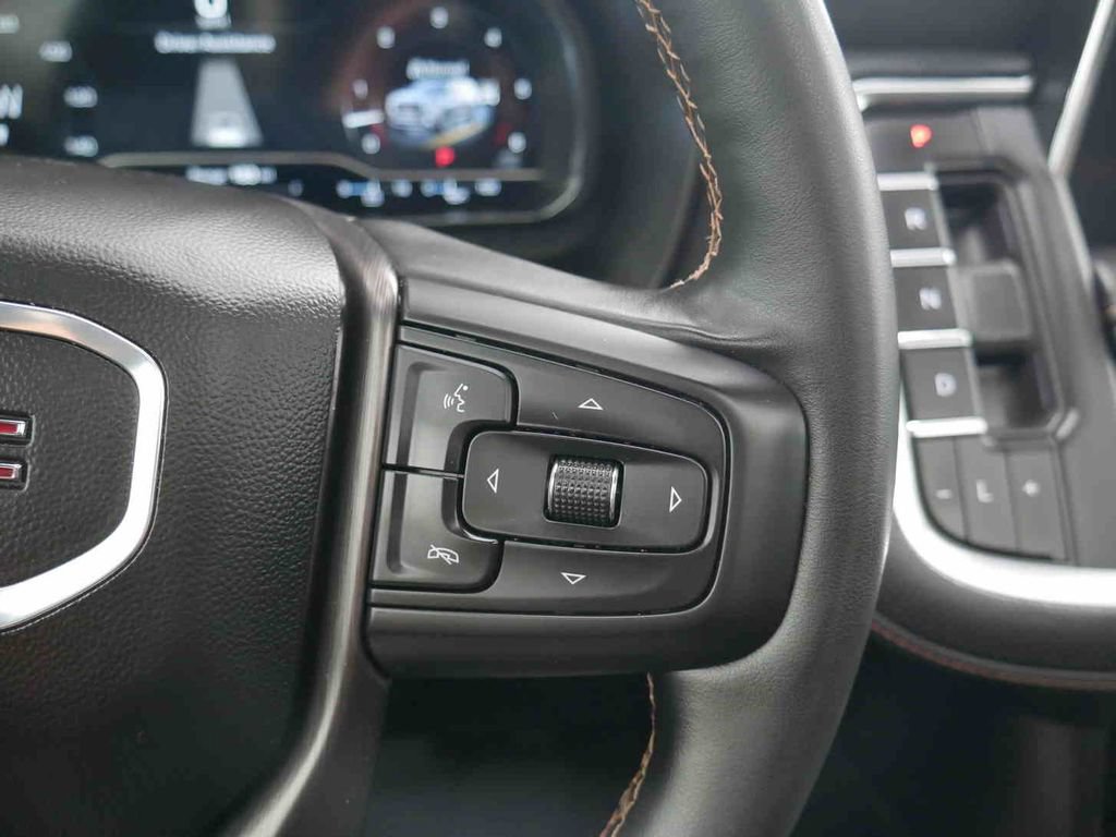 Used 2024 GMC Yukon XL AT4 w/ Technology Package AWD/4WD image 42