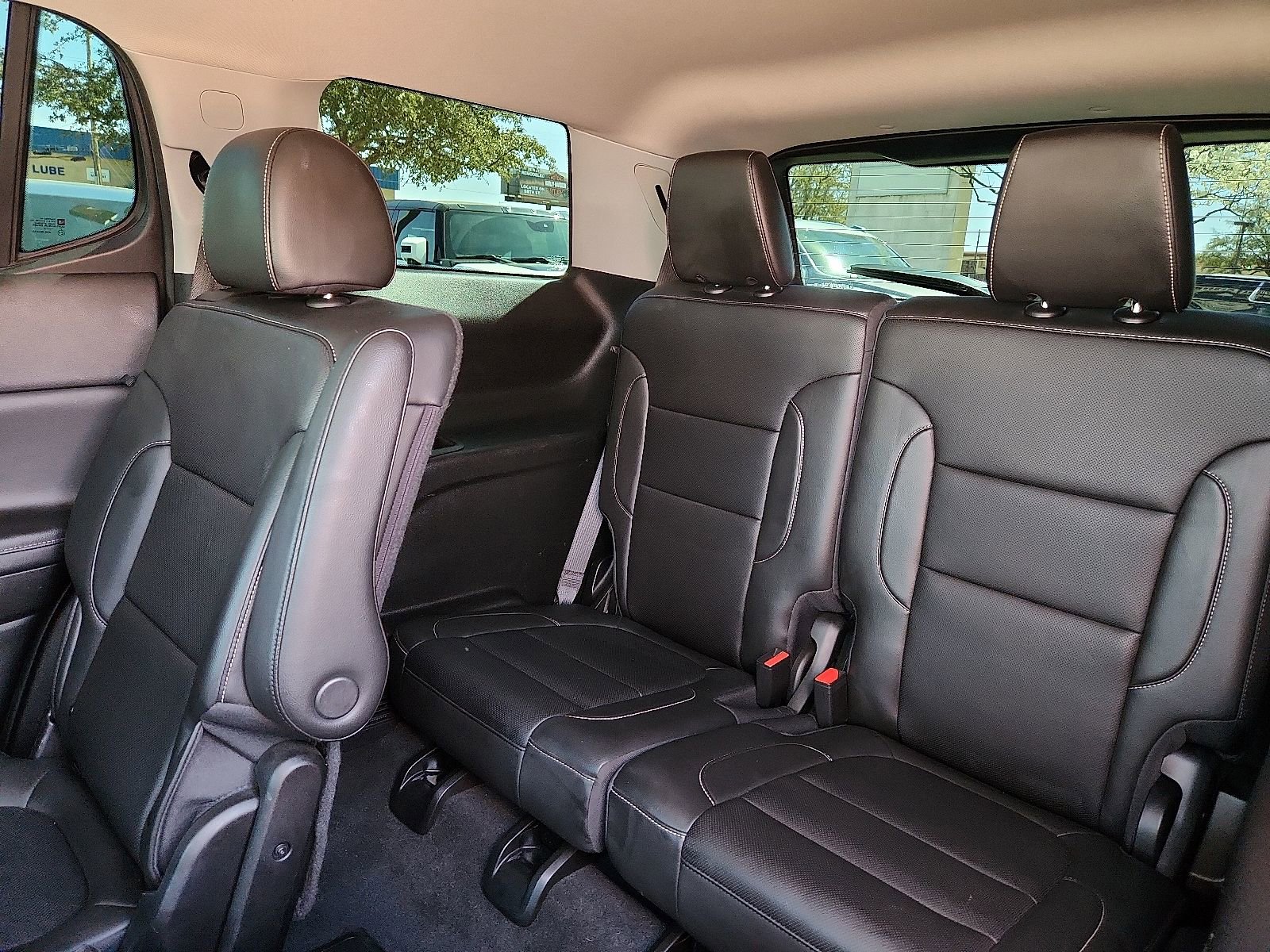 Used 2023 GMC Acadia SLT image 11