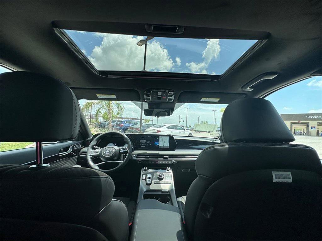 Used 2024 Hyundai Palisade Calligraphy image 21