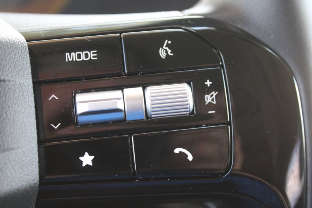 Certified 2026 Kia Sorento LX FWD image 30