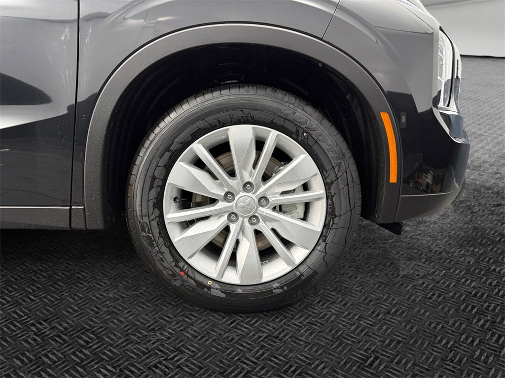 New 2026 Mitsubishi Outlander ES image 11