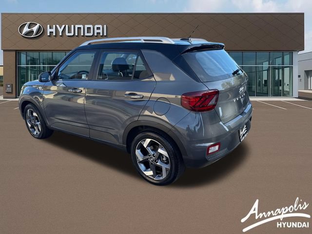 Used 2025 Hyundai Venue Limited FWD image 3