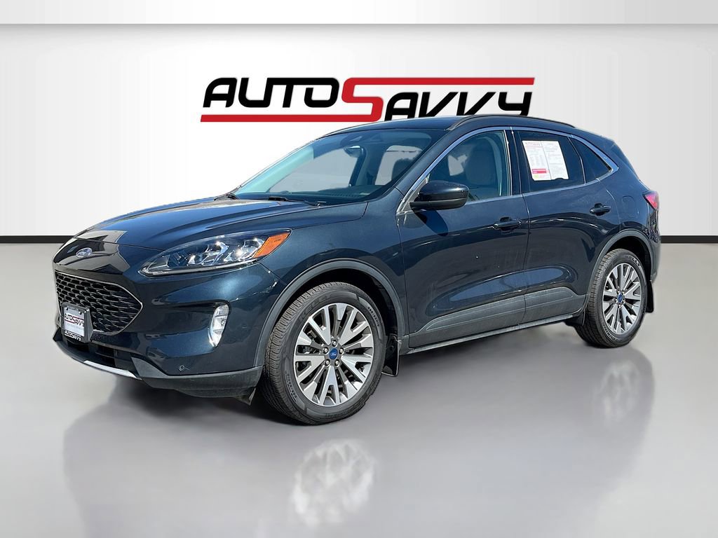 Used 2022 Ford Escape Titanium w/ Class II Trailer Tow Package image 3
