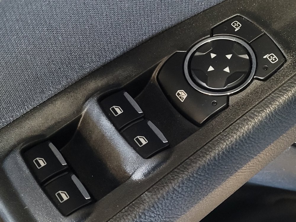 Used 2019 Ford Fusion SE FWD image 27
