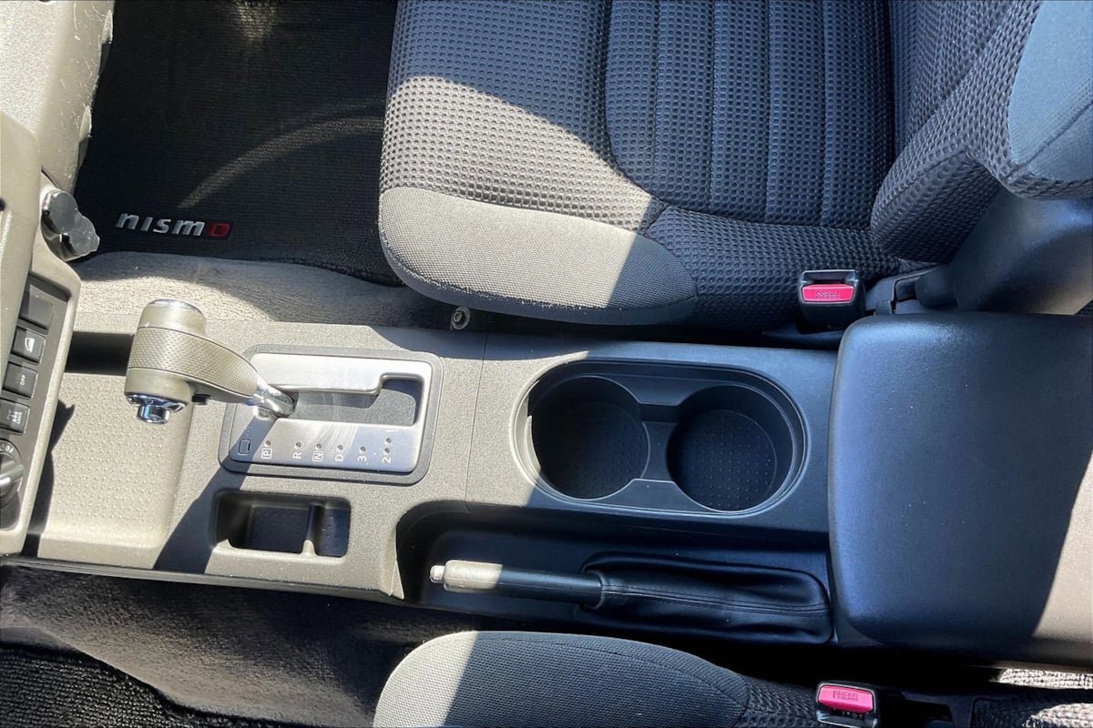 Used 2006 Nissan Frontier NISMO w/ (J01) Sunroof Pkg image 11