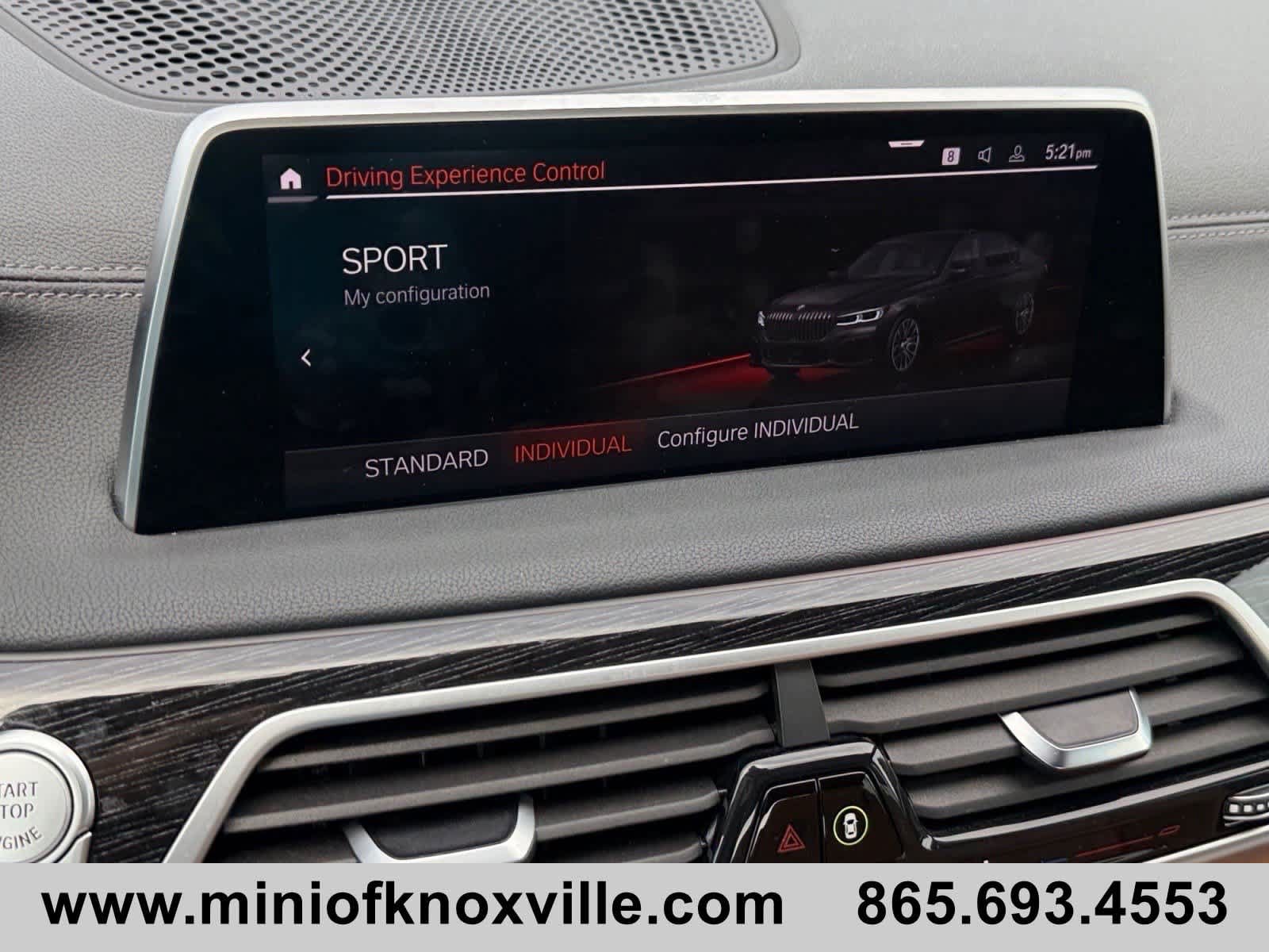 Used 2022 BMW 740i w/ M Sport Package RWD image 27