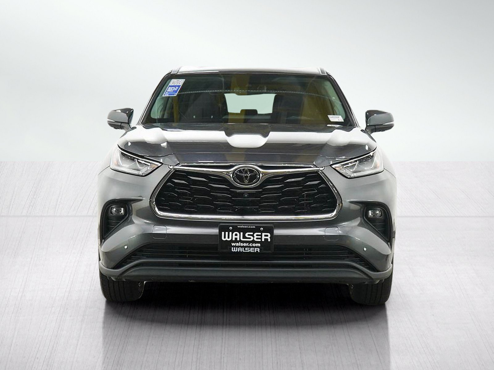 Used 2024 Toyota Highlander Limited AWD/4WD image 8