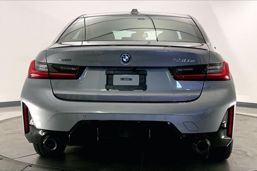 Certified 2024 BMW 330e xDrive w/ Premium Package AWD/4WD image 3