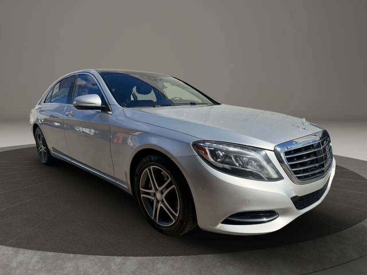 Used 2016 Mercedes-Benz S 550 4MATIC Sedan image 1