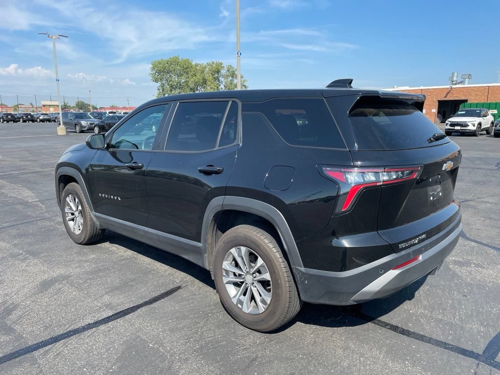 Used 2026 Chevrolet Equinox LT AWD/4WD image 3