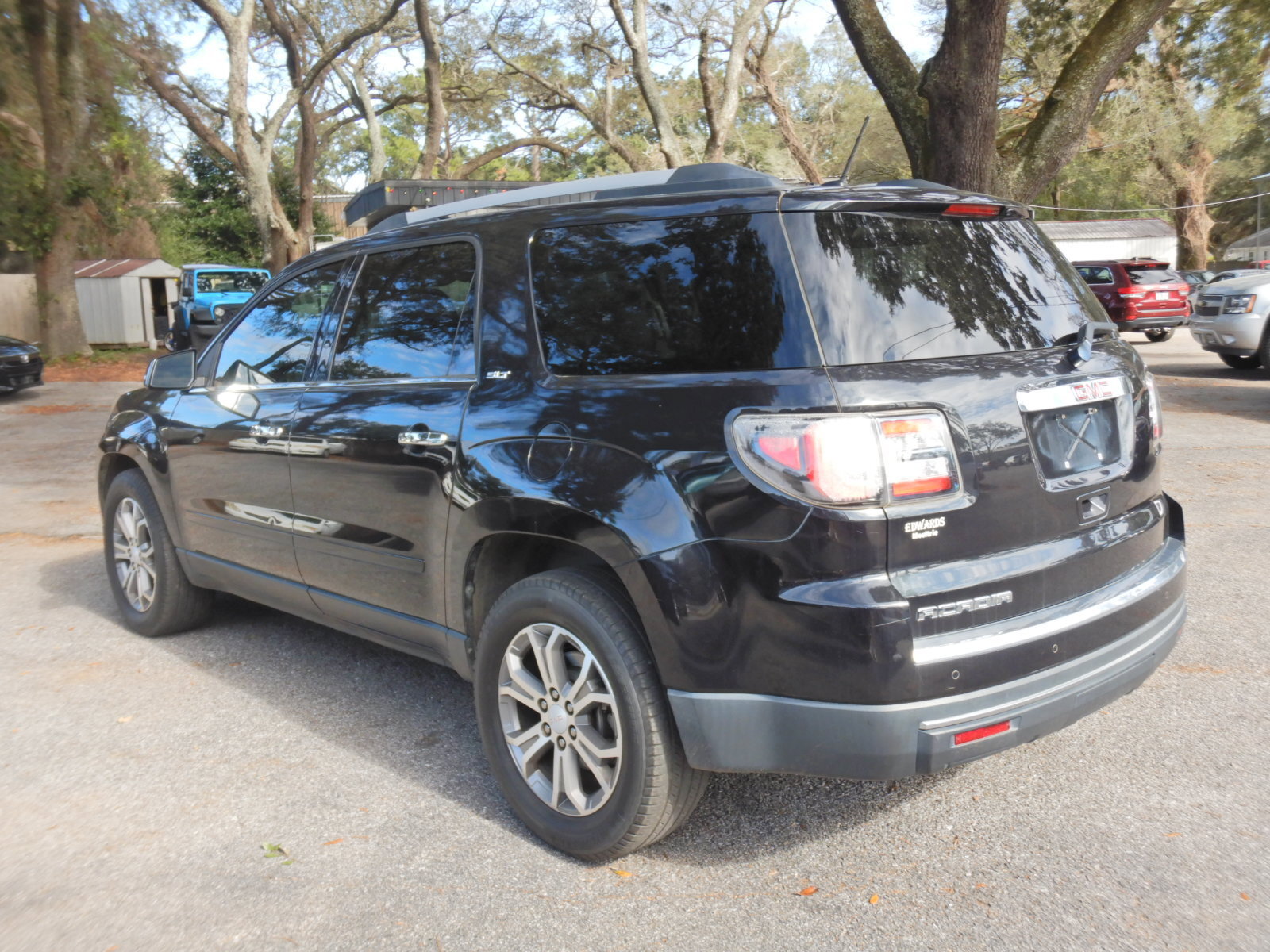 Used 2015 GMC Acadia SLT image 3