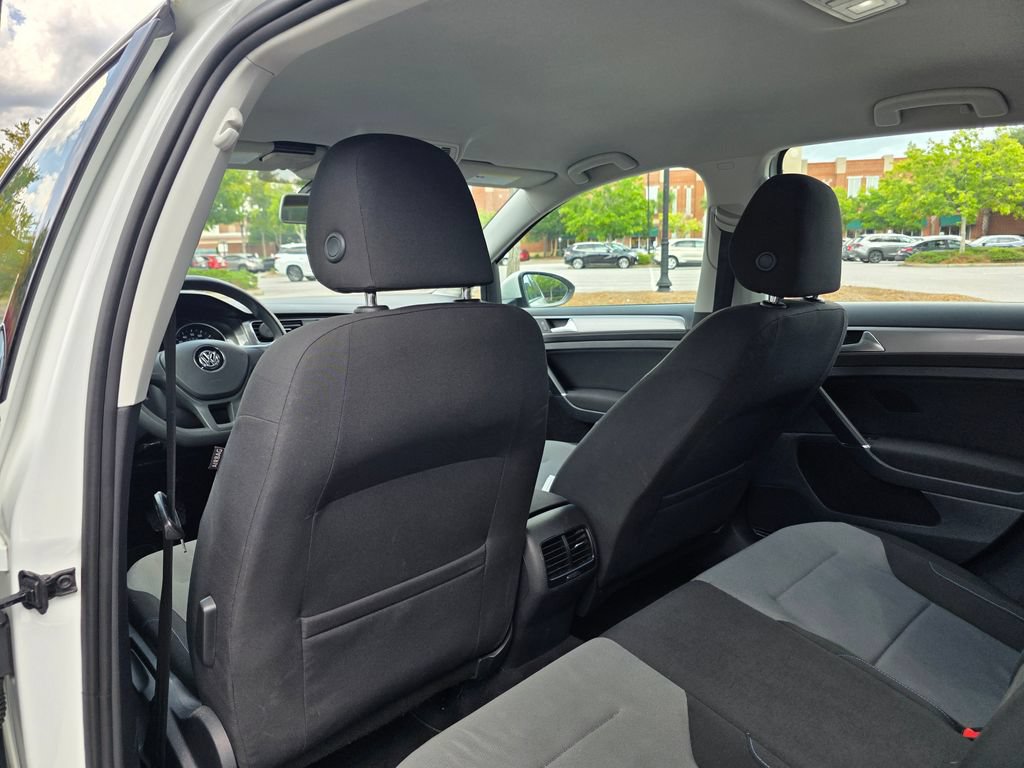 Used 2016 Volkswagen e-Golf SE w/ DC Fast Charging Package FWD image 23