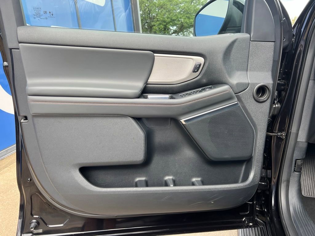 Used 2025 Ford Expedition Max Active RWD image 24