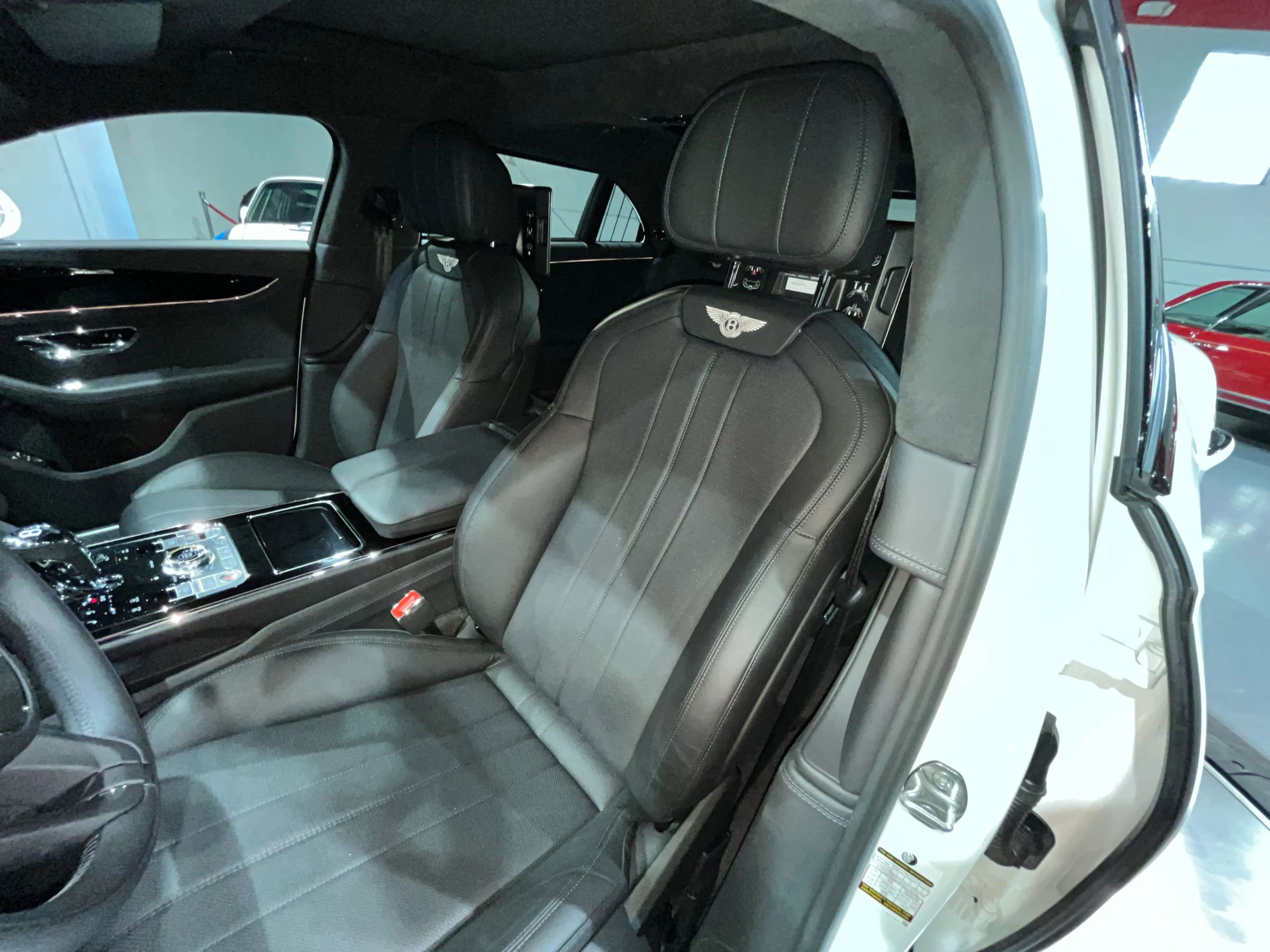 Used 2023 Bentley Flying Spur V8 AWD/4WD image 20