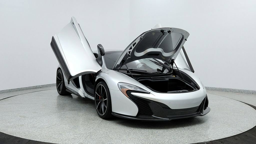 Used 2015 McLaren 650S Spider image 12