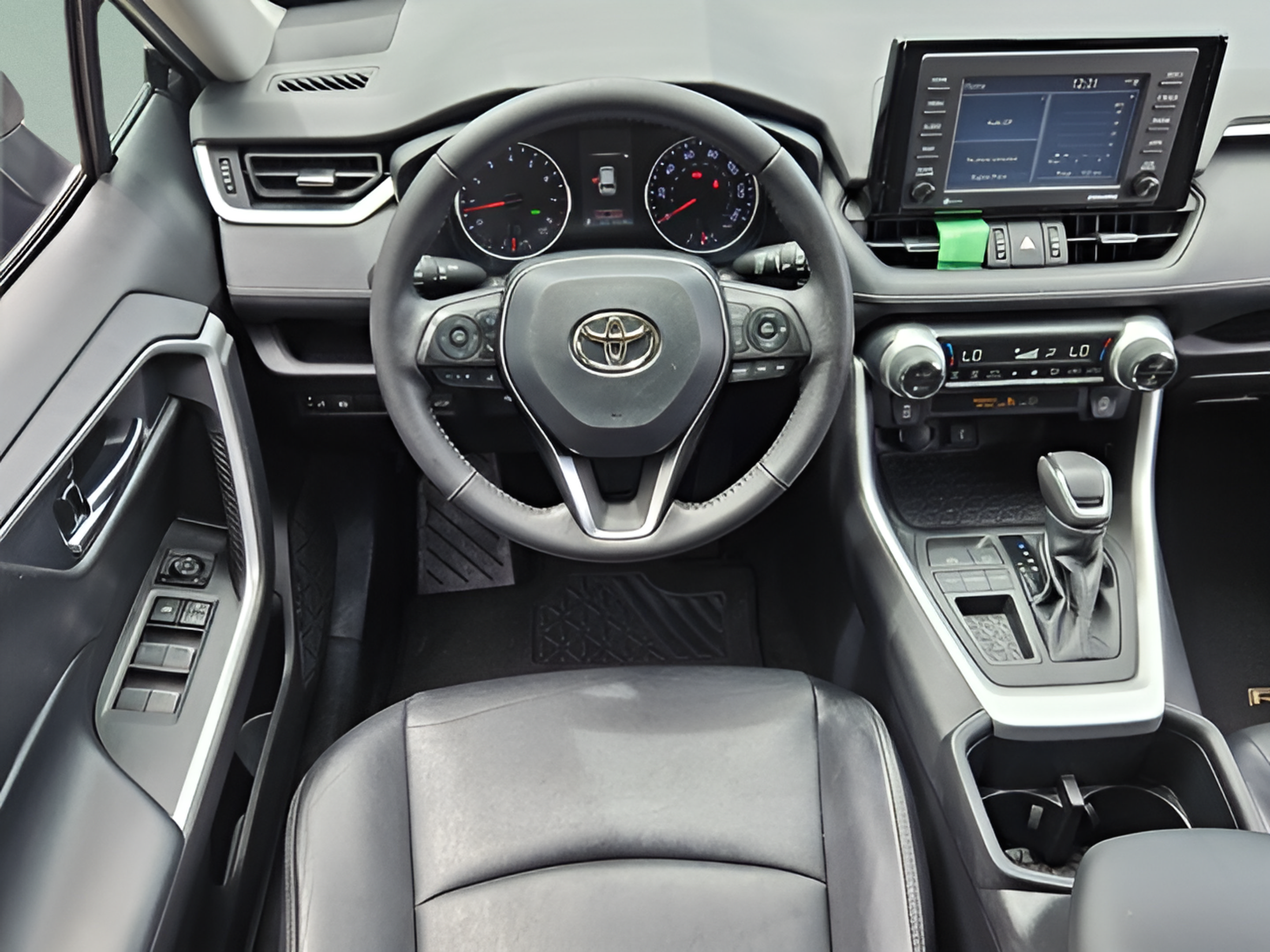 Used 2022 Toyota RAV4 XLE Premium FWD image 12