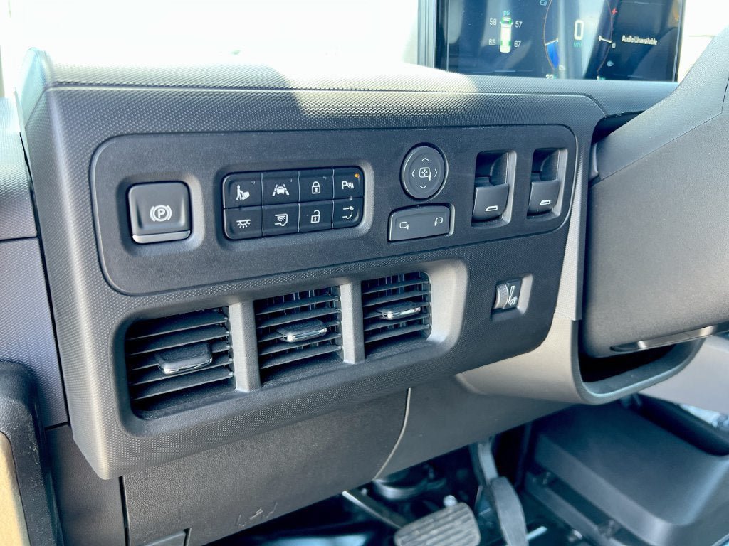 New 2025 Chevrolet Brightdrop 400 w/ Battery Pack, Max Range AWD/4WD image 16