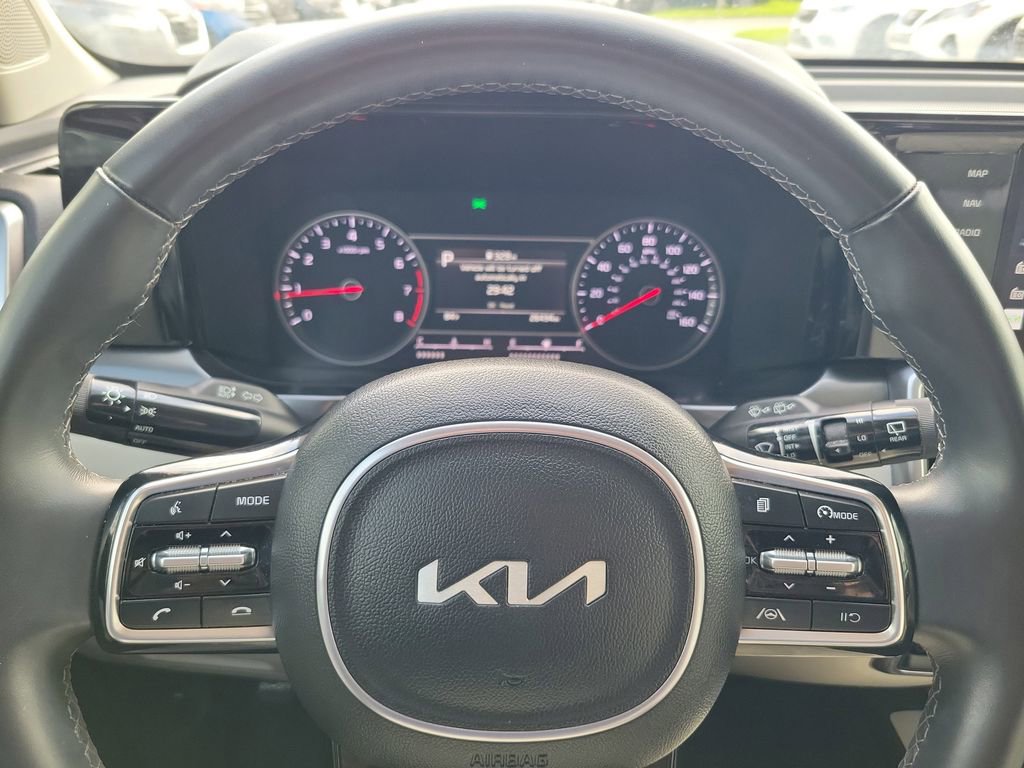 Used 2023 Kia Sorento S image 25