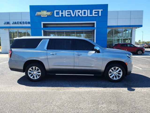 Used 2024 Chevrolet Suburban Premier w/ Premium Package image 6