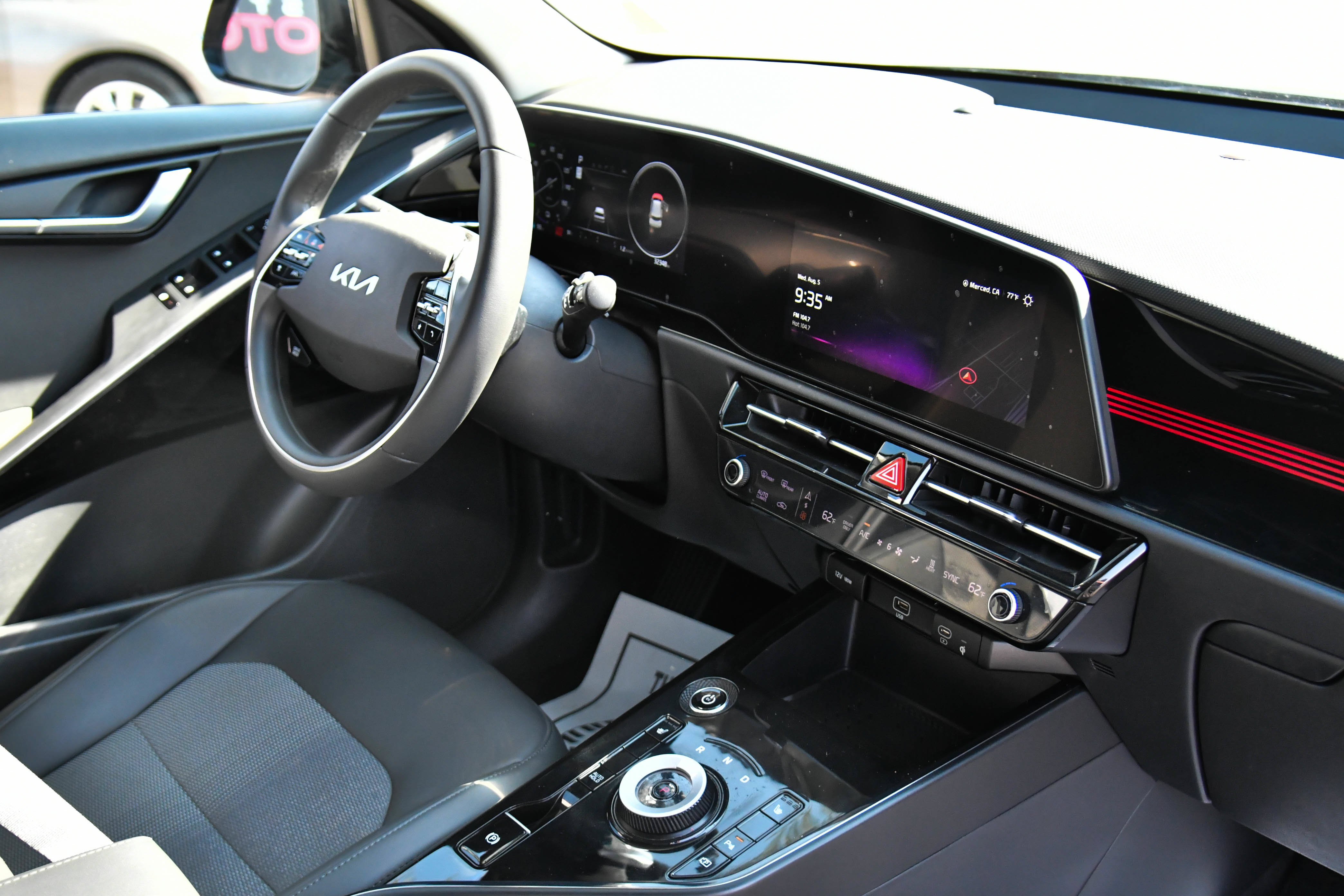 Used 2025 Kia Niro Wind FWD image 46
