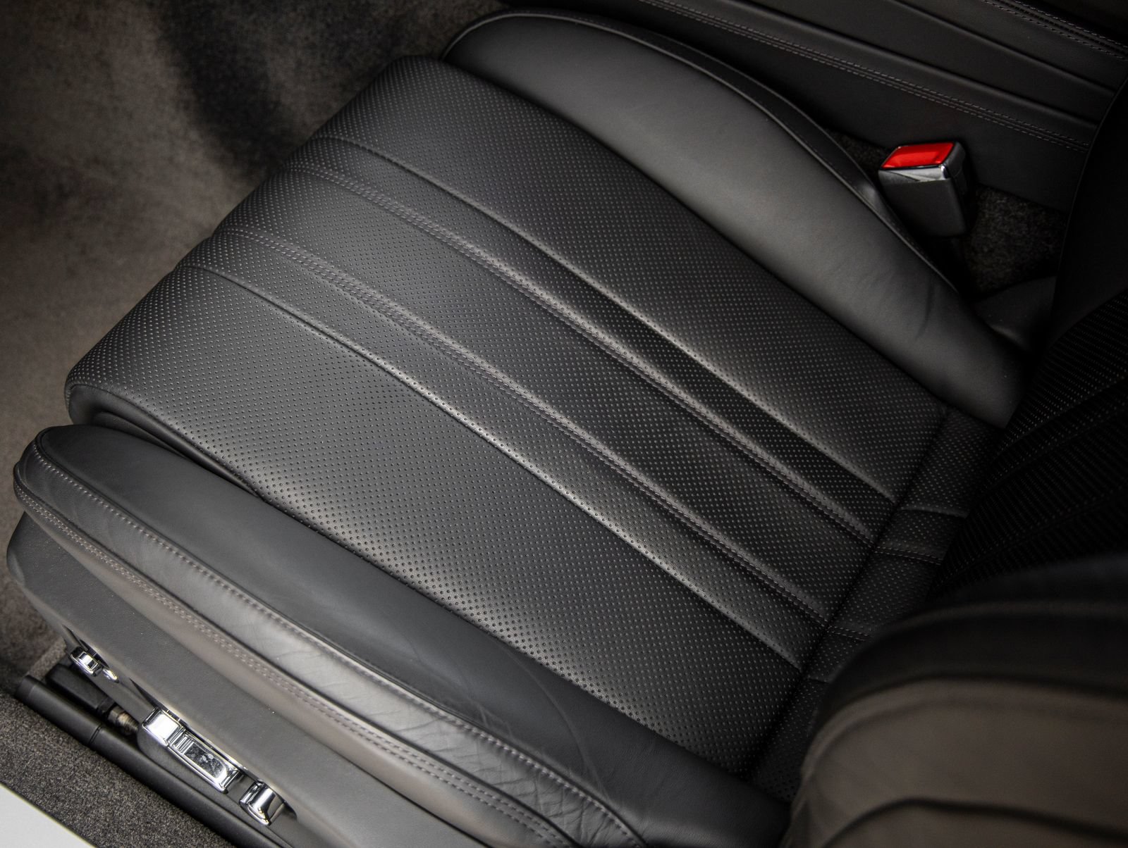 Used 2023 Bentley Continental GT Mulliner AWD/4WD image 23