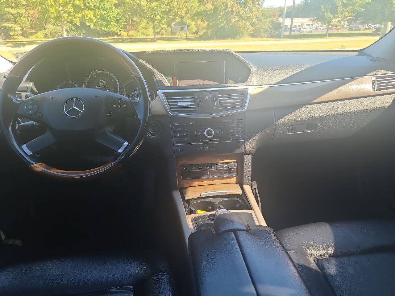Used 2011 Mercedes-Benz E 350 4MATIC Sedan image 28