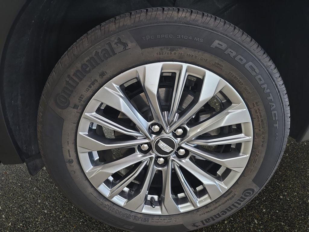 Used 2025 Cadillac XT4 Premium Luxury w/ Technology Package image 32