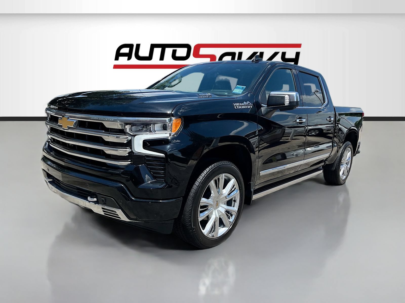 Used 2025 Chevrolet Silverado 1500 High Country AWD/4WD image 3