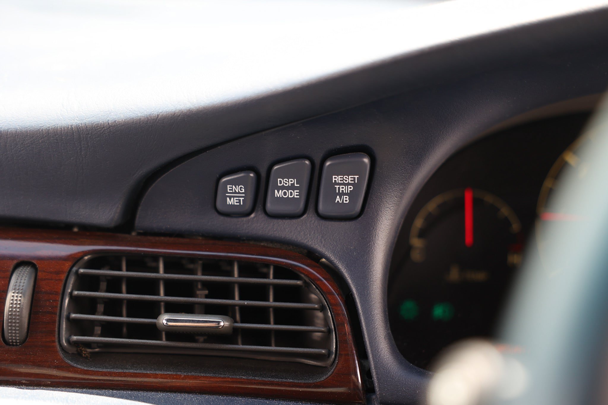 Used 1999 Cadillac Seville STS FWD image 32